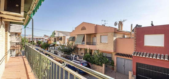 Casa adosada en venta en Calle Quevedo, 8, Peligros