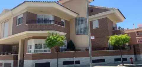 Casa adosada en Cabezo de Torres