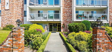 1040 Rockland Ave #202, Victoria, BC V8V 3H5