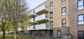 2 bedroom ground floor flat for sale