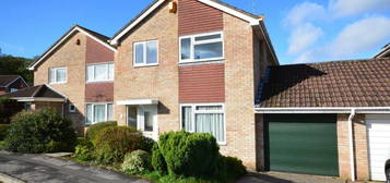 3 bedroom link detached house for sale