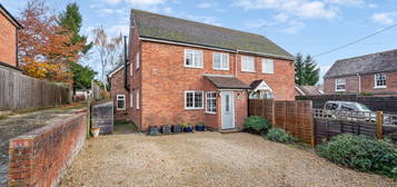 3 bed semi-detached house for sale