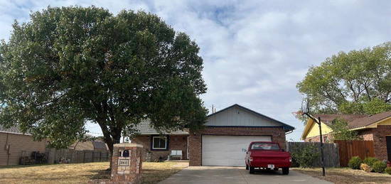 2410 Aster Ln, Liberal, KS 67901