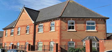 1 bedroom ground floor flat to rent