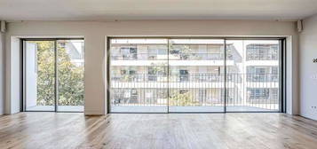 Apartamento T2 novo, no Plaza View, em Lisboa