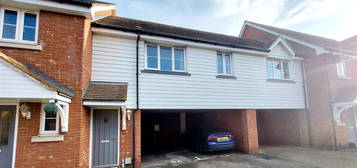 Detached house to rent in Eglington Drive, Wainscott, Rochester ME3