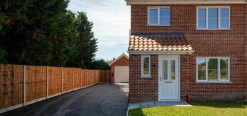 3 bedroom semi-detached house for sale