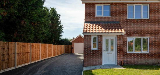 3 bedroom semi-detached house for sale