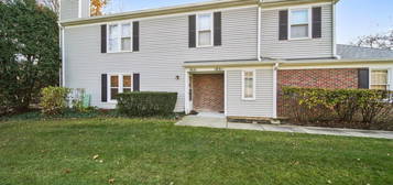 1821 Pebble Beach Cir Unit 1, Elk Grove Village, IL 60007