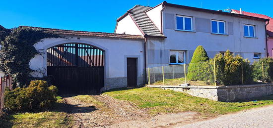 Prodej  rodinného domu 200 m², pozemek 2 504 m²