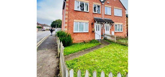 Semi-detached house to rent in Buckingham Road, Aylesbury HP19