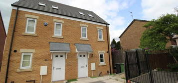 3 bedroom semi-detached house