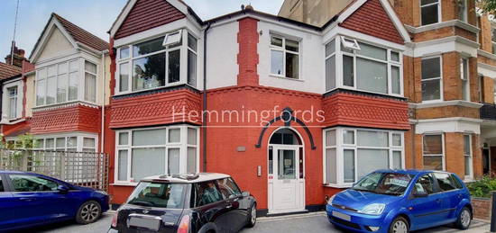 3 bed flat to rent