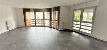 Appartement  à vendre, 5 pièces, 3 chambres, 108 m²