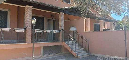 Villa a schiera Roma [Cod. rif 3193128ARG]