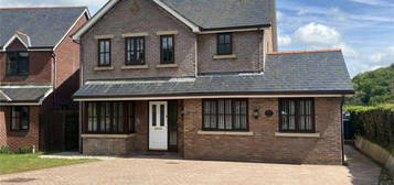 4 bedroom detached house