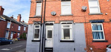 Terraced house to rent in Colwyn Avenue, Leeds, West Yorkshire LS11