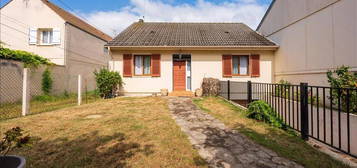 Maison de plain-pied  à vendre, 5 pièces, 3 chambres, 70 m²