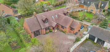 4 bed detached house for sale