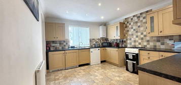 4 bedroom terraced house to rent