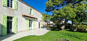 Maison  à vendre, 8 pièces, 5 chambres, 200 m²