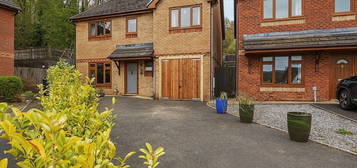 4 bed detached house for sale