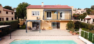 Villa  à vendre, 7 pièces, 5 chambres, 180 m²