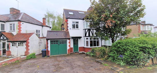 4 bed semi-detached house to rent