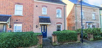 2 bedroom semi-detached house to rent