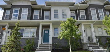 448 W Lakeview Dr, Chestermere, AB T1X 2A4