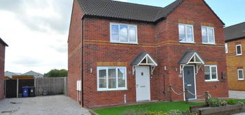 2 bed semi-detached house for sale