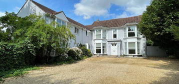 1 bedroom detached house