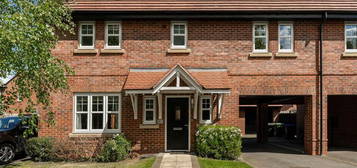 3 bedroom link detached house for sale