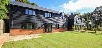 4 bedroom detached house to rent