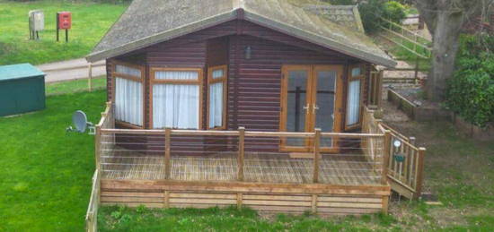 2 bedroom lodge for sale