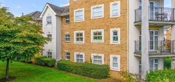 Flat for sale in International Way, Sunbury-On-Thames TW16