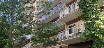 2 pièces balcon Creteil Village