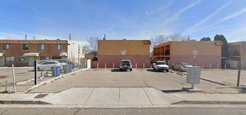 232 63rd St NW, Albuquerque, NM 87105