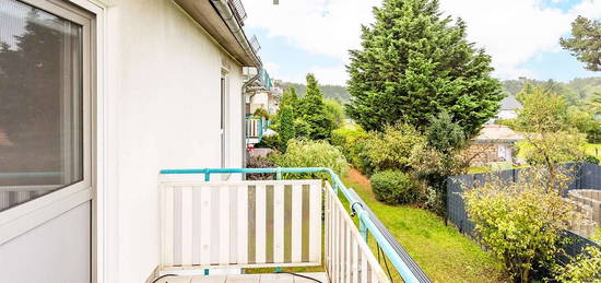 ERSTBEZUG NACH RENOVIERUNG: Ruhige Wohnung mit Balkon und wunderschönem Ausblick