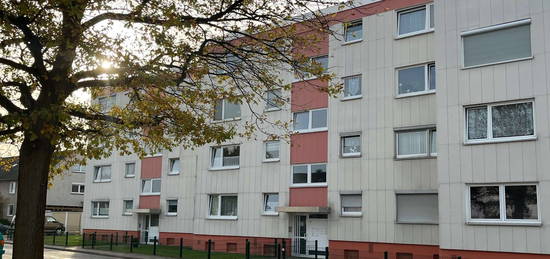 Bad Münder, Birkenweg: renovierte 1-Zi. Wohnung; Küche, Duschbad, Flur im 4. OG