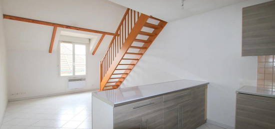 Location ETRECHY, Appartement F2 + Mezzanine - 65 m²