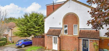 3 bed semi-detached house for sale