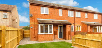 2 bed semi-detached house for sale