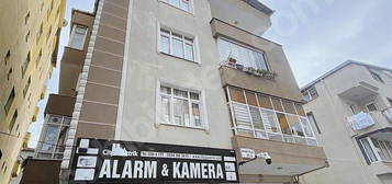 METRO VE E-5 YAKIN ARA KATTA 3+1 SATILIK FIRSAT DAİRE