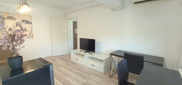 Apartament 2 camere Podul de Fier-1,3km de UMF,bl.2017 Cod:154373