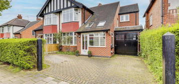 4 bed semi-detached house for sale