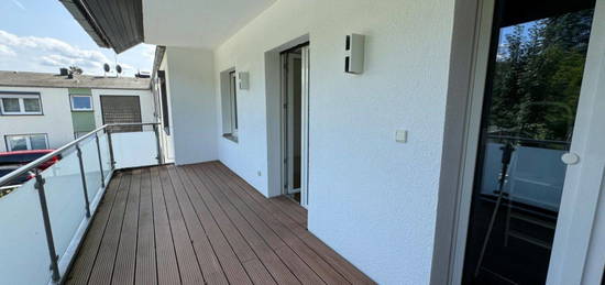 Exklusive 3 Zimmerwohnung mit Terrasse, EBK und Garage