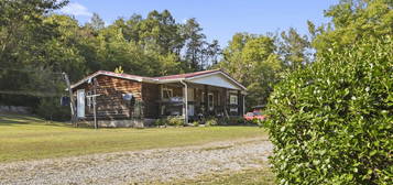 291 Howard Rd, Lafollette, TN 37766