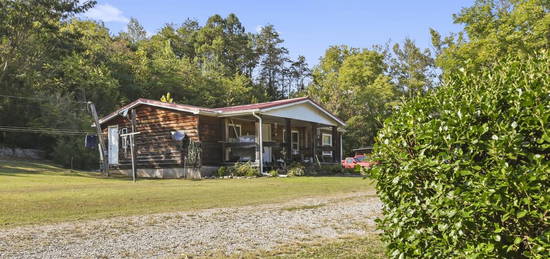 291 Howard Rd, Lafollette, TN 37766