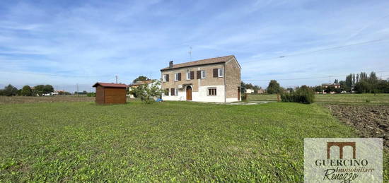 Villa unifamiliare via Fortini 17, Frazioni Nord, Cento